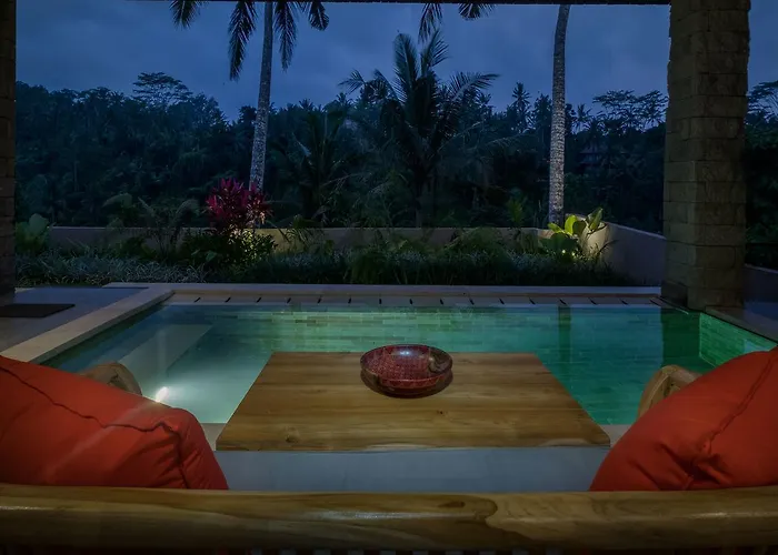 Villa Bawah *